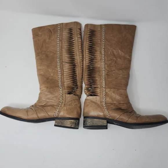 Very Volatile Fringe Riding Boot Leather Taupe women's 6.5 - Picture 2 of 16